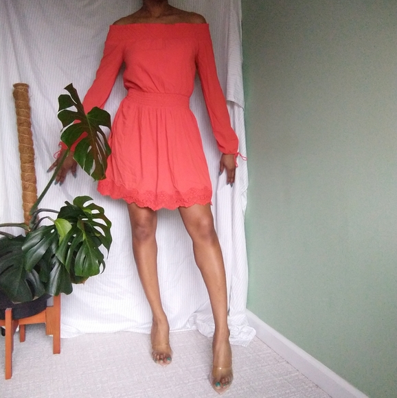 Abercrombie & Fitch Dresses & Skirts - Women's Abercrombie & Fitch Coral off-the-shoulder dress